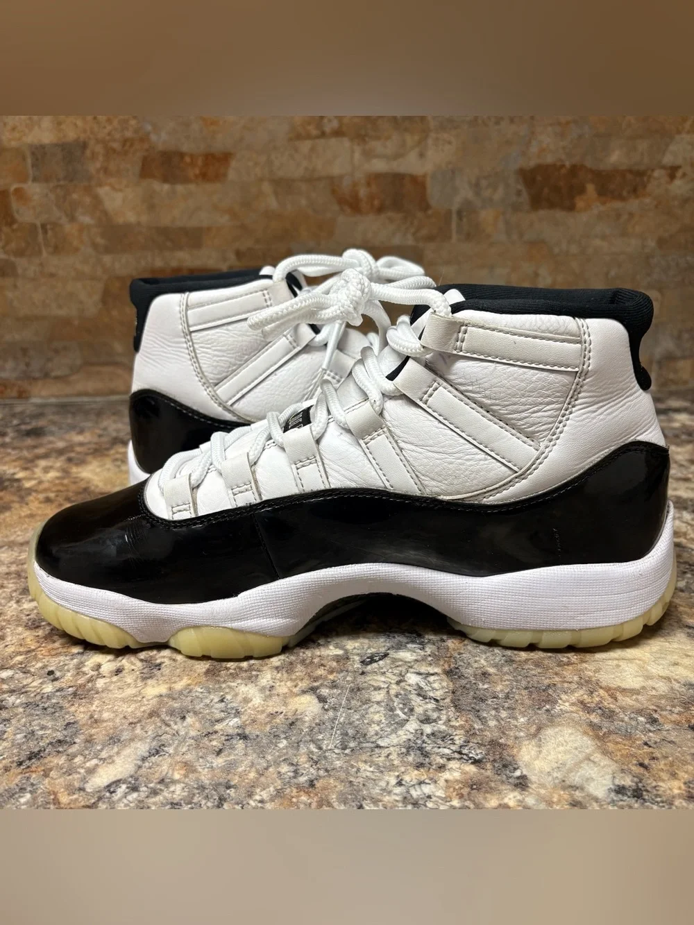 Air Jordan 11 Retro Gratitude White Metallic Gold Black Size 8.5